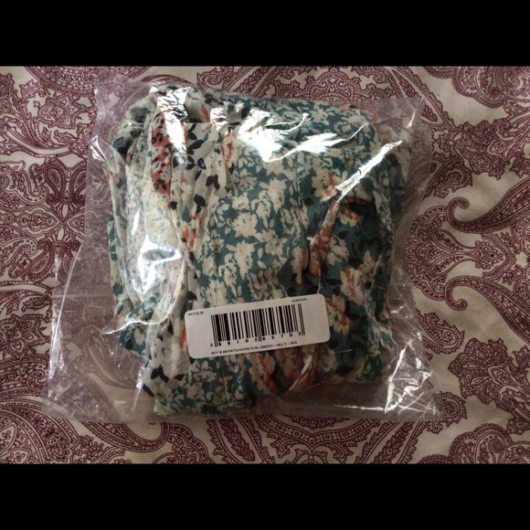 NWT Sky and Sparrow Patchwork Floral Kimono - Picture 4 of 5
